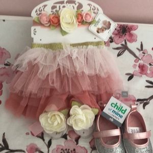 Infant photo shoot 1st look with shoes